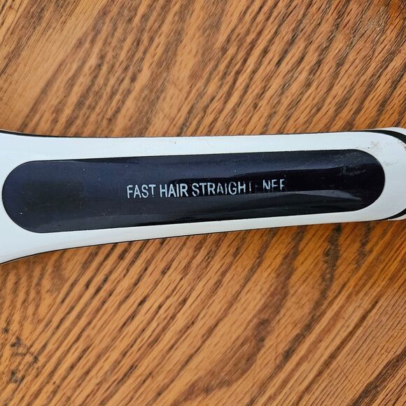Fast Hair Straightener Brush Heats up to 450 Degrees Shows Temp in C or F - Picture 5 of 10